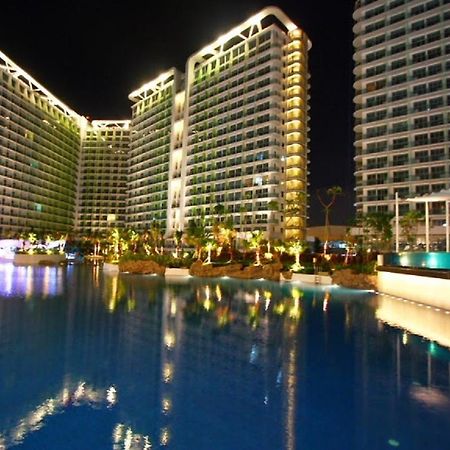 Azure Urban Resort A4 Near Airport Mall With Wavepool Paranaque City Екстер'єр фото