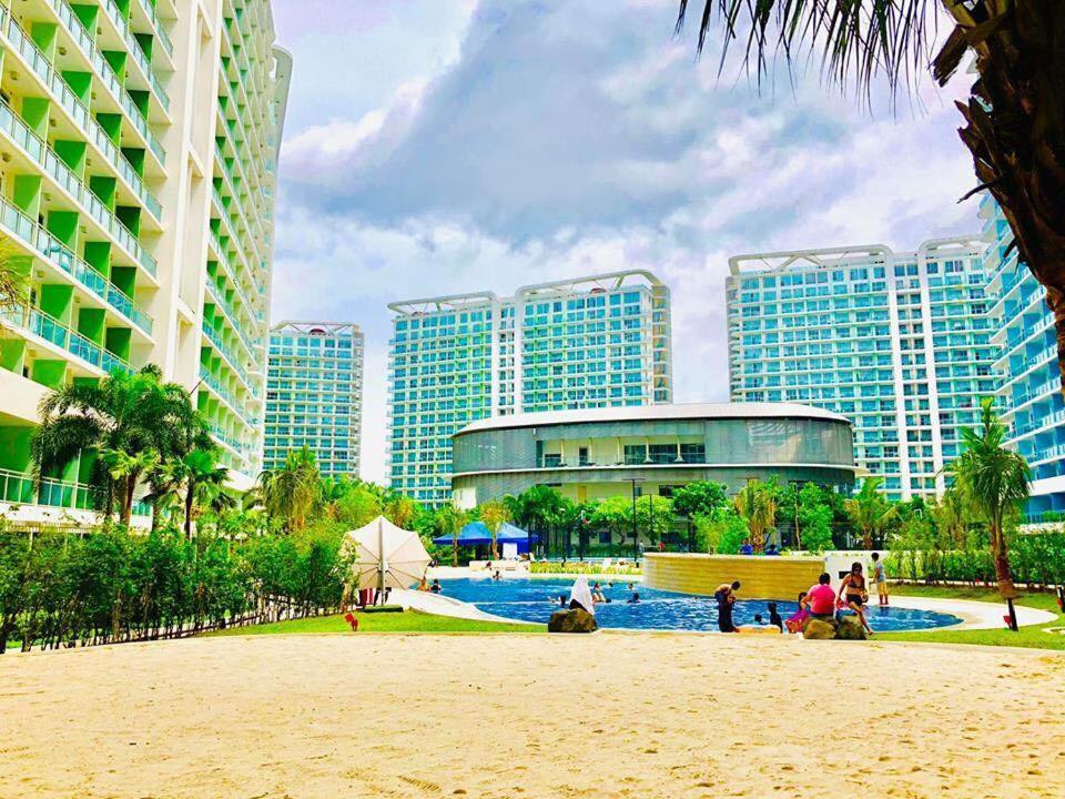 Azure Urban Resort A4 Near Airport Mall With Wavepool Paranaque City Екстер'єр фото